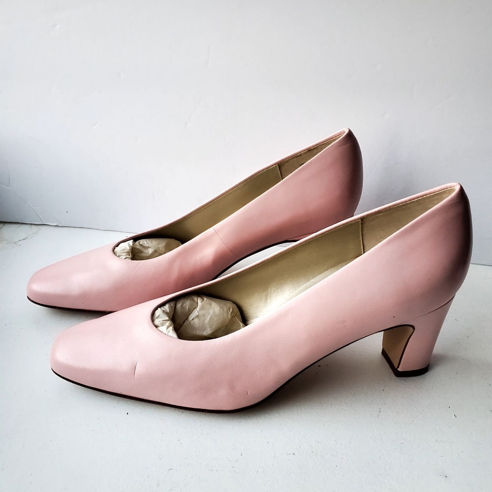 Ladies Shoes Size 7 1/2 M Pink Leather 2.5" Heel Pumps by TOGETHER.  NEW